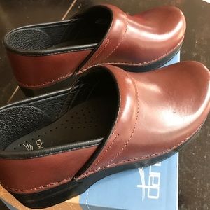 Dansko Professional Full Grain Clogs NIB 38